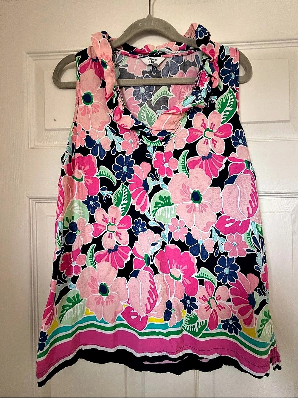 Crown & Ivy Floral Tank Top in Pink & Blue Size Medium